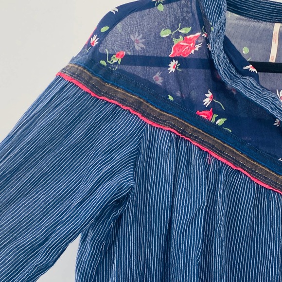 Free People Hearts and Colors Blue Floral Striped Oversized Top Size XS - Picture 7 of 10